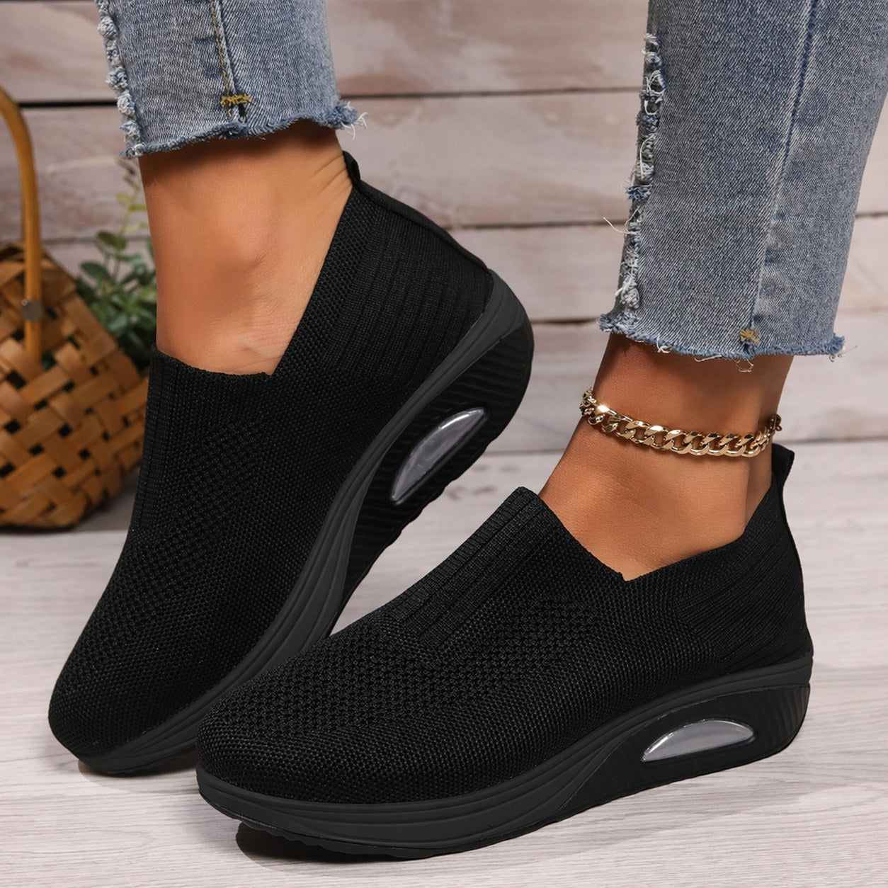 Amelie | Damen-Slip-On-Schuhe mit Dämpfung, Orthopädische Komfortschuhe | Nomad NTS | Schwarz