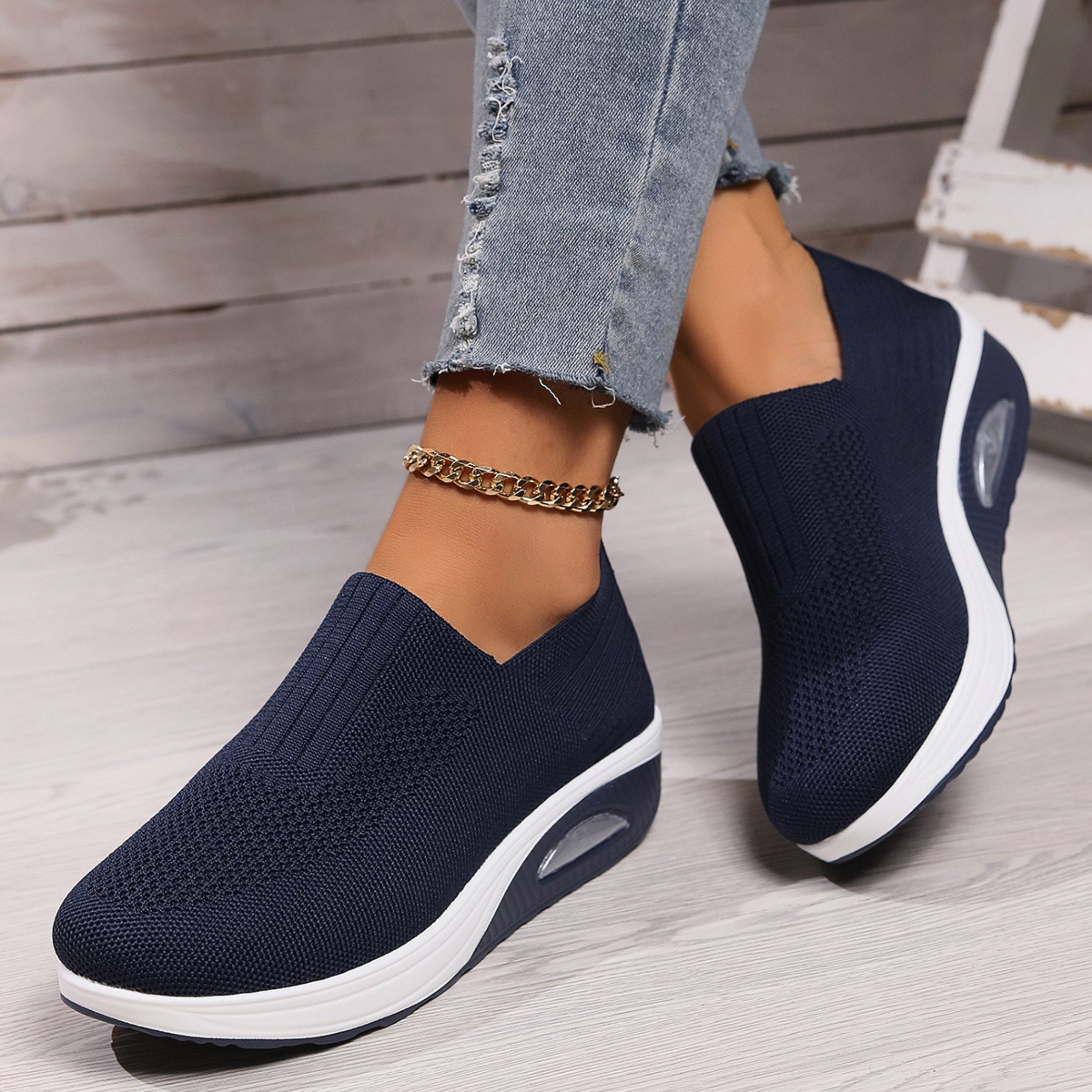 Amelie | Damen-Slip-On-Schuhe mit Dämpfung, Orthopädische Komfortschuhe | Nomad NTS | Dunkelblau