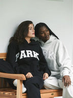 Annabelle | Damen Oversized Varsity-Sweatshirt, Chenille-Schriftzug Rundhalspullover | Nomadnts | Nomadnts