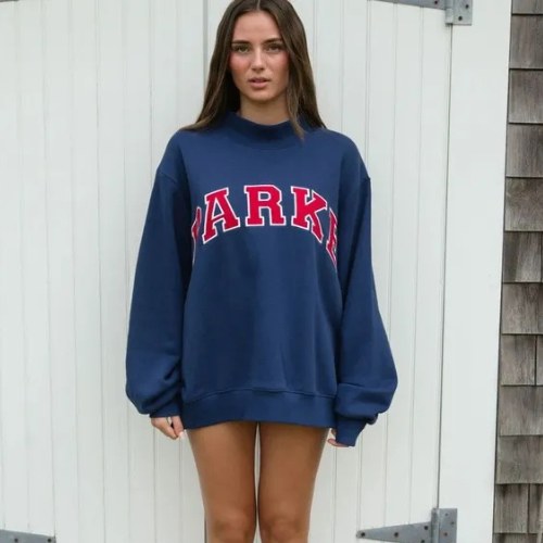 Annabelle | Damen Oversized Varsity-Sweatshirt, Chenille-Schriftzug Rundhalspullover | Nomadnts | Nomadnts