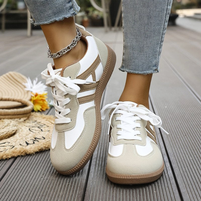 Beatrice | Damen orthopädische Slip-On-Sneaker, gepolsterte Wandersneaker | Nomadnts | Khaki & White