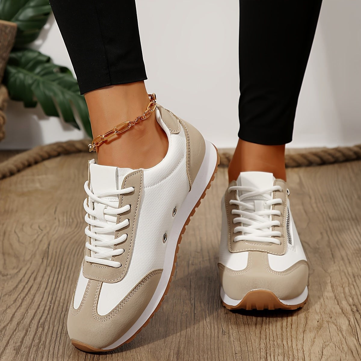 Beatrice | Damen orthopädische Wanderschuhe, stützende Slip-On-Schuhe | Nomadnts | Beige