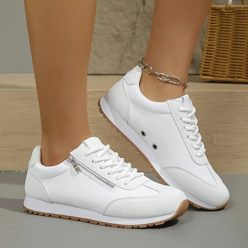 Beatrice | Damen orthopädische Wanderschuhe, stützende Slip-On-Schuhe | Nomadnts | White