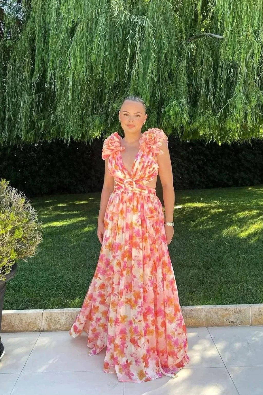 Bernadette | Damen Blumen-Maxikleid mit V-Ausschnitt und Rüschenschultern, Kleid für Hochzeitsgäste | Nomadnts | Nomadnts