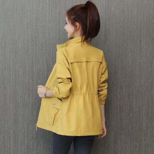 Catherine | Damen leichter wasserdichter Trenchcoat, Herbstmantel mit Kapuze | Nomadnts | Yellow