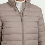 Clemence | Damen leichte Steppjacke, schmal geschnittene Reißverschluss-Jacke | Nomadnts | Matcha Farbe