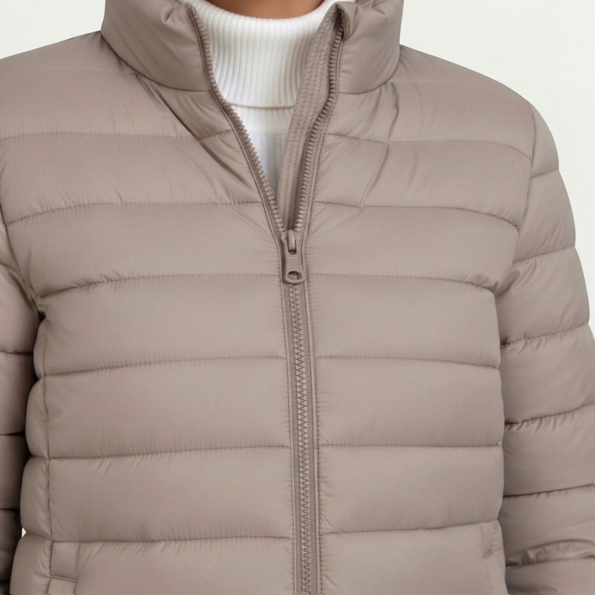 Clemence | Damen leichte Steppjacke, schmal geschnittene Reißverschluss-Jacke | Nomadnts | Matcha Farbe