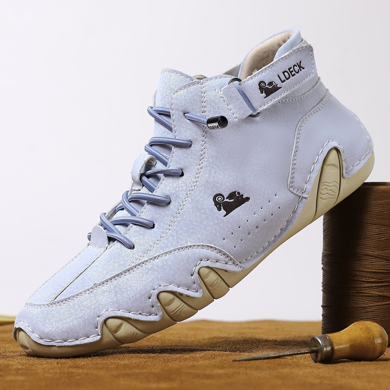 Emilia | Damen Wasserdichte Orthopädische Schuhe, Atmungsaktive Komfortschuhe | Nomad NTS | Hellblau