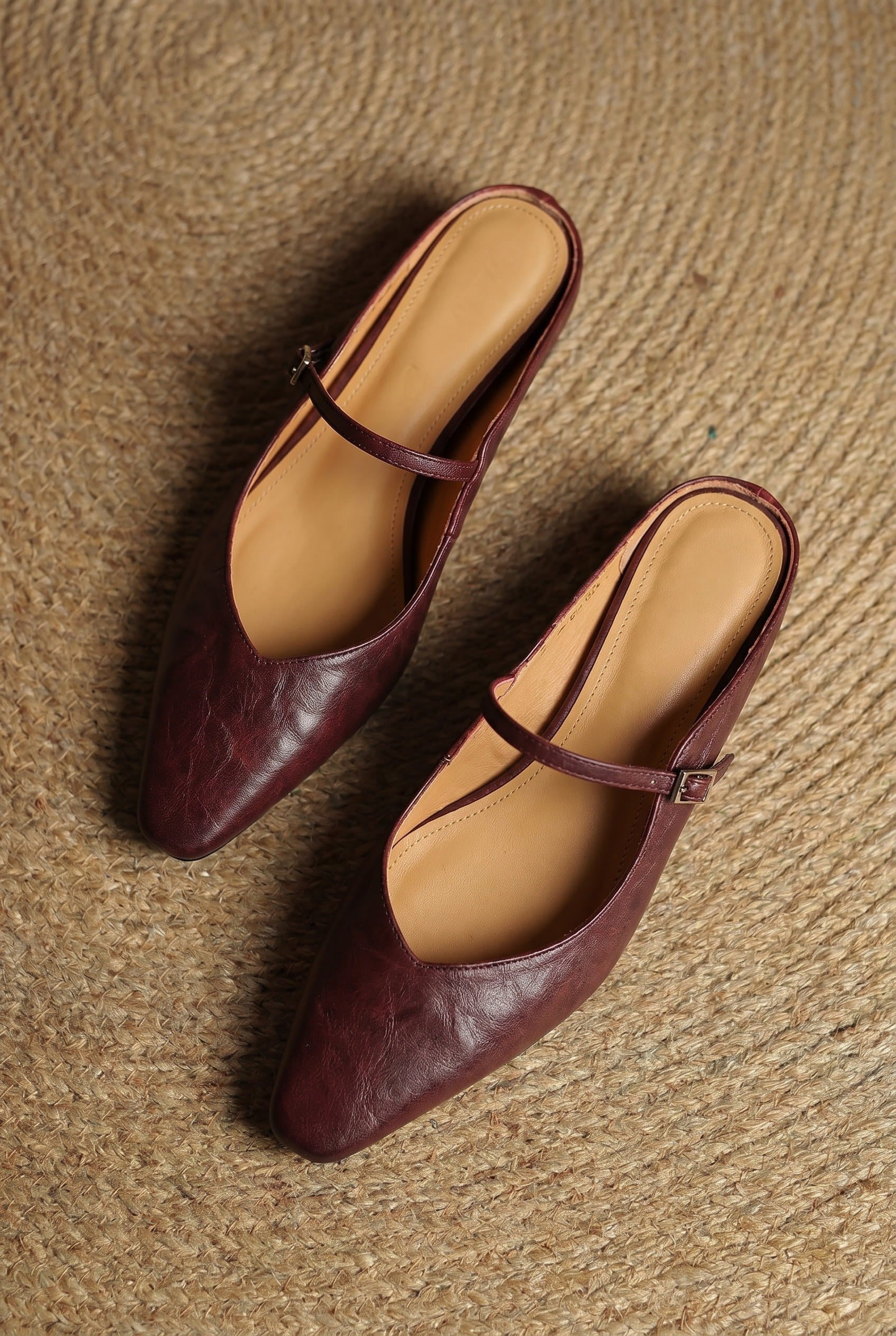 Holly | Damen Leder-Mary-Jane-Mules, spitz zulaufende Komfortschuhe | Nomadnts | Nomadnts