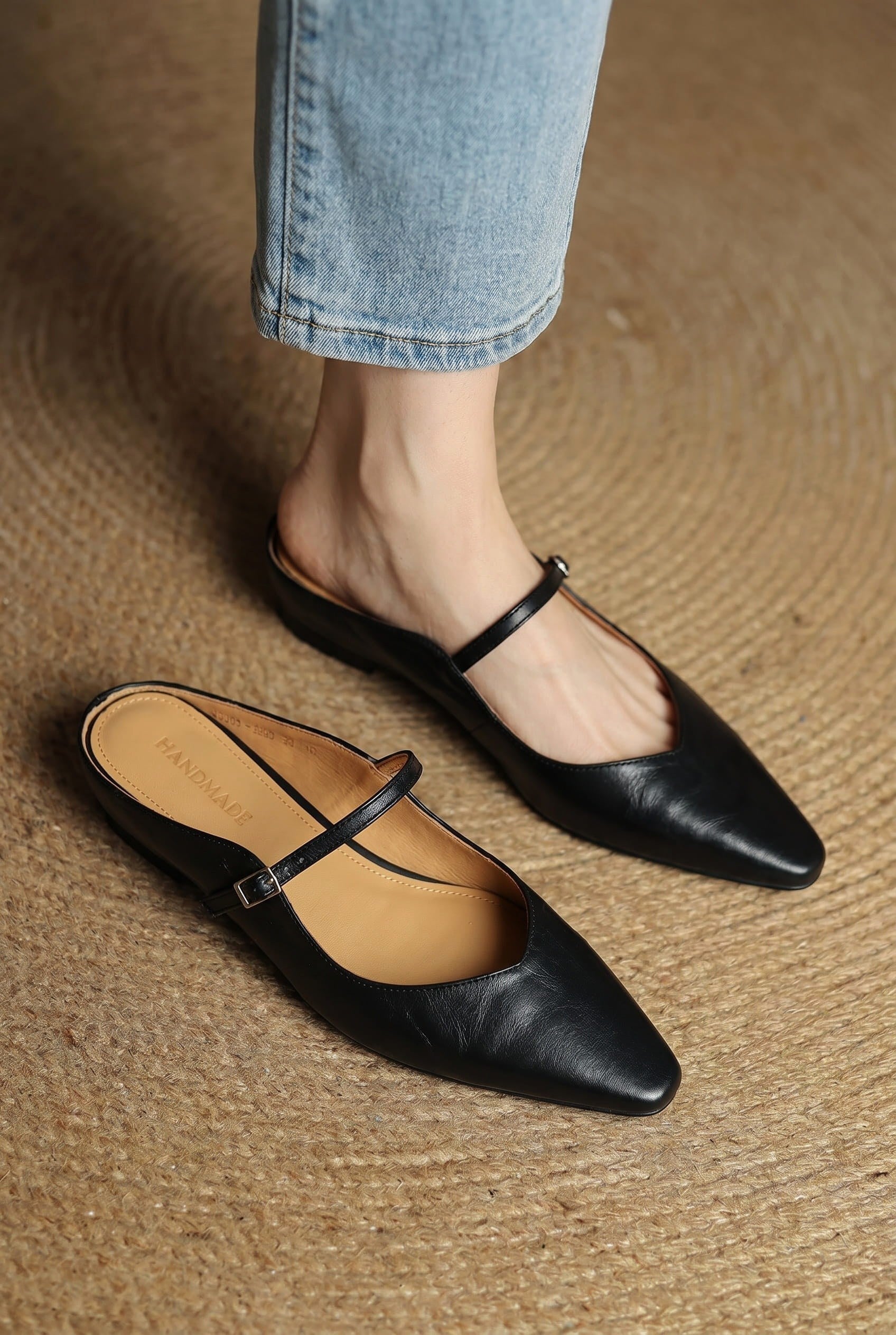 Holly | Damen Leder-Mary-Jane-Mules, spitz zulaufende Komfortschuhe | Nomadnts | Nomadnts