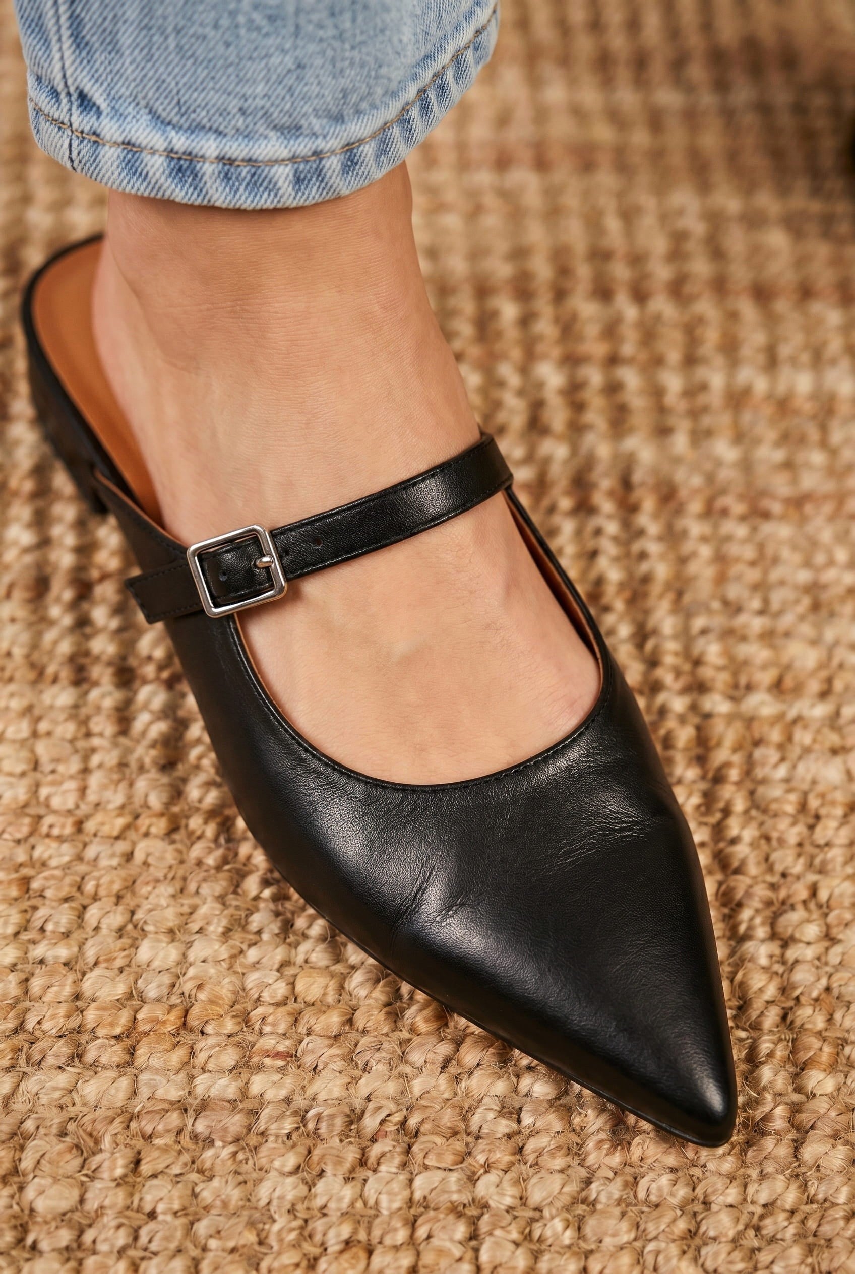 Holly | Damen Leder-Mary-Jane-Mules, spitz zulaufende Komfortschuhe | Nomadnts | Nomadnts