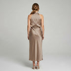 Karin | Drapierte Midi-Kleid mit Wickeltop und hohem Ausschnitt, ärmelloses Abendkleid | Nomad NTS