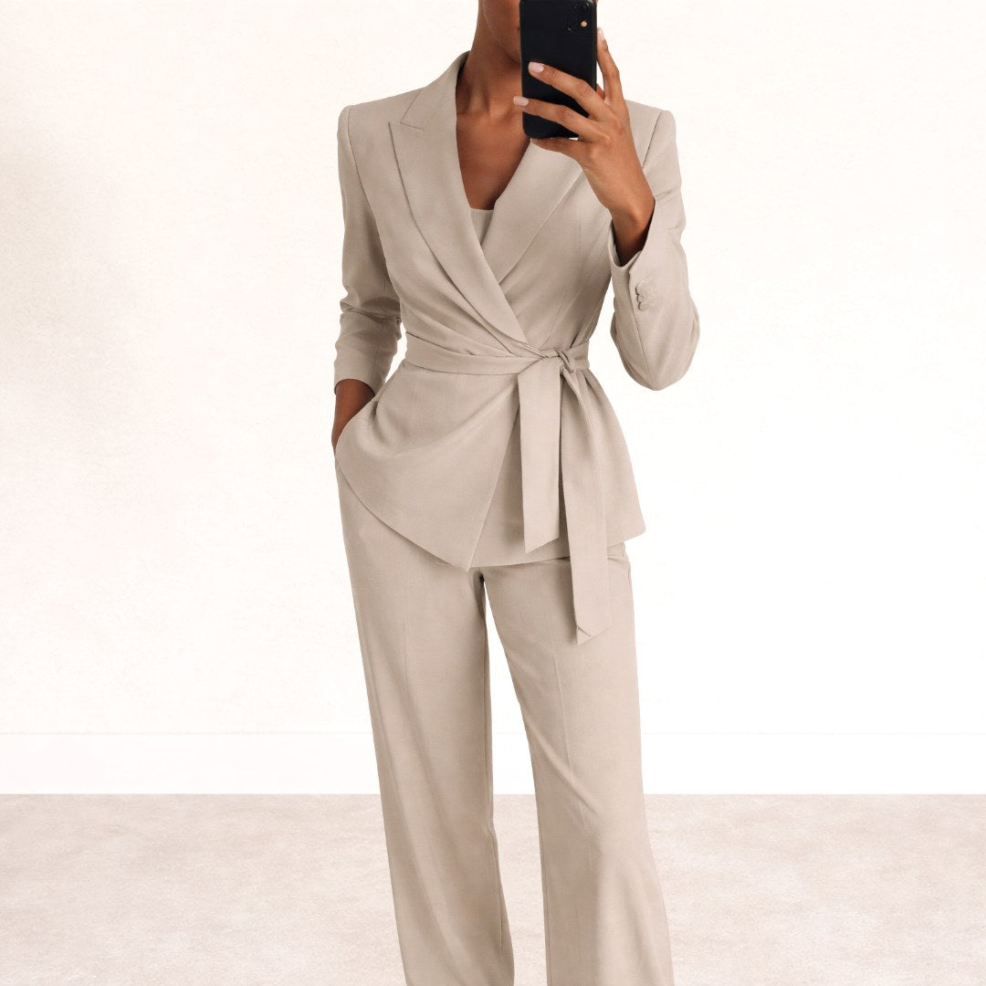 Katarzyna | Damen Blazer mit Bindegürtel und weit geschnittener Hose, Zweiteiler | Nomadnts | Nomadnts