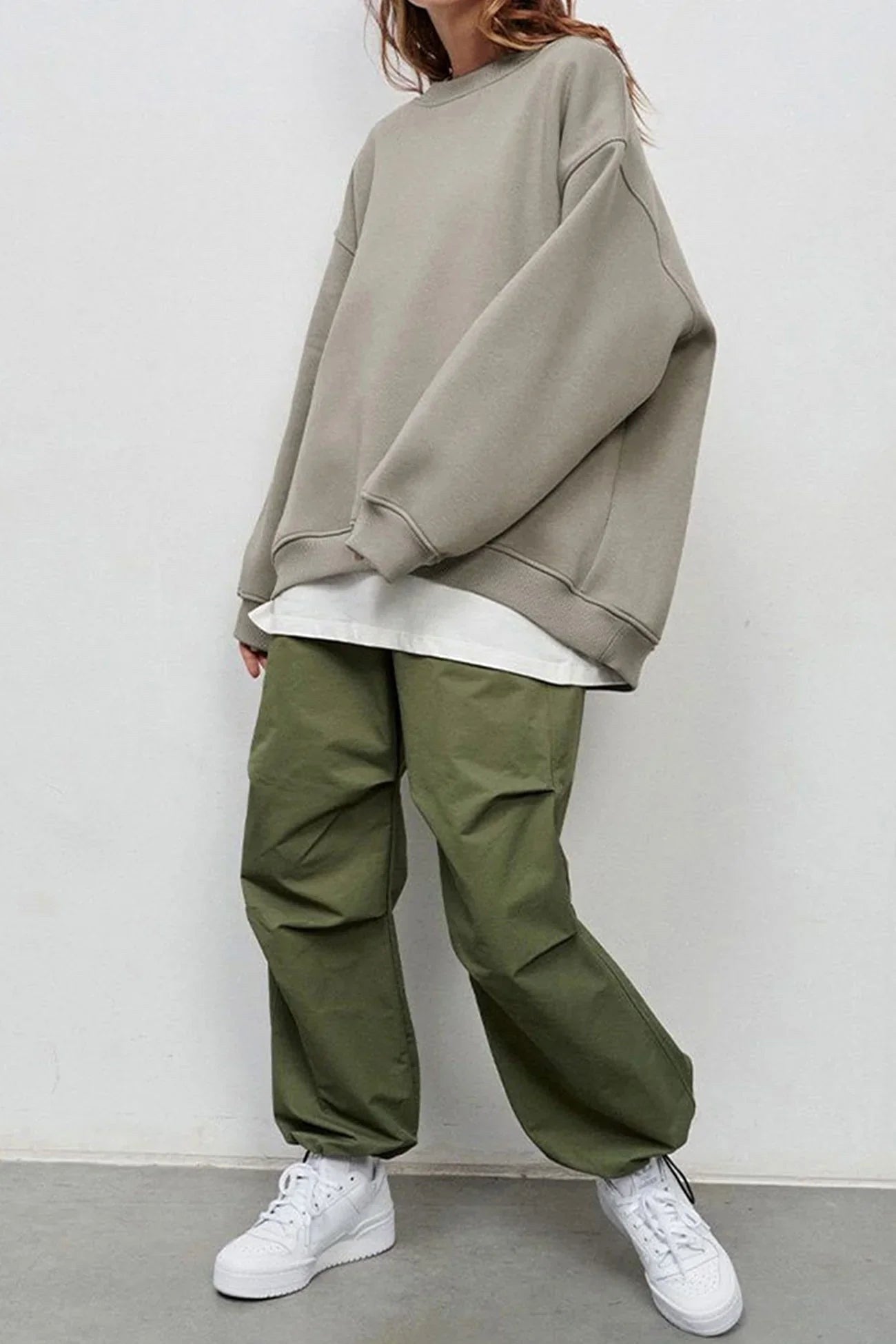 Lucienne | Damen Oversized Sweatshirt mit Rundhalsausschnitt, locker geschnittener Pullover | Nomadnts | Nomadnts