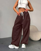 Maelle | Damen Baggy-Fit Jogginghose mit Seitenstreifen, weit geschnittene Lounge-Hose | Nomadnts | Nomadnts