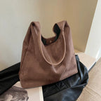 Manon | Damen entspannte Schultertasche, geräumige Reise-Tote | Nomadnts | Green