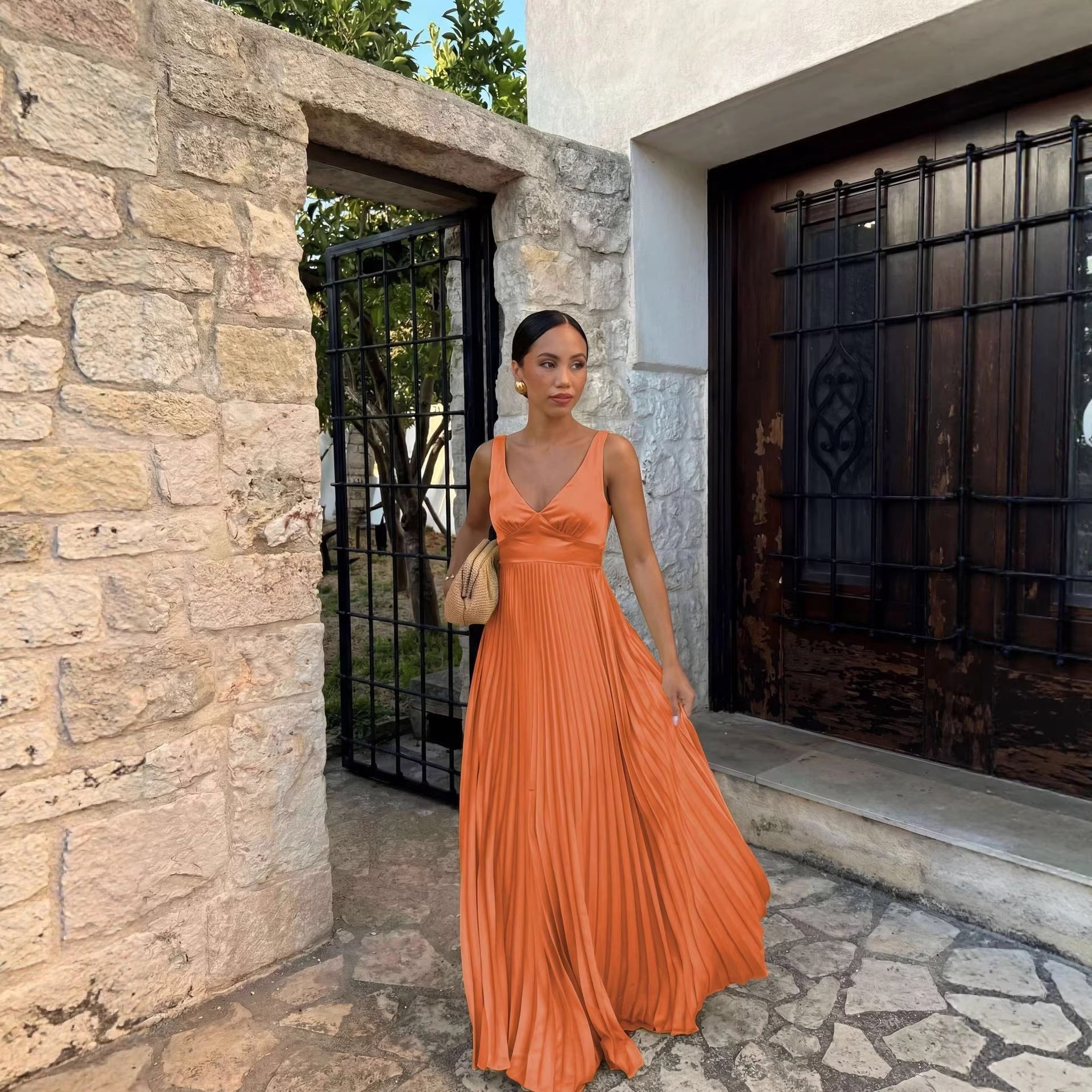 Monique | Damen plissiertes Maxikleid mit V-Ausschnitt, formelles Kleid für Hochzeitsgäste | Nomadnts | Yellow