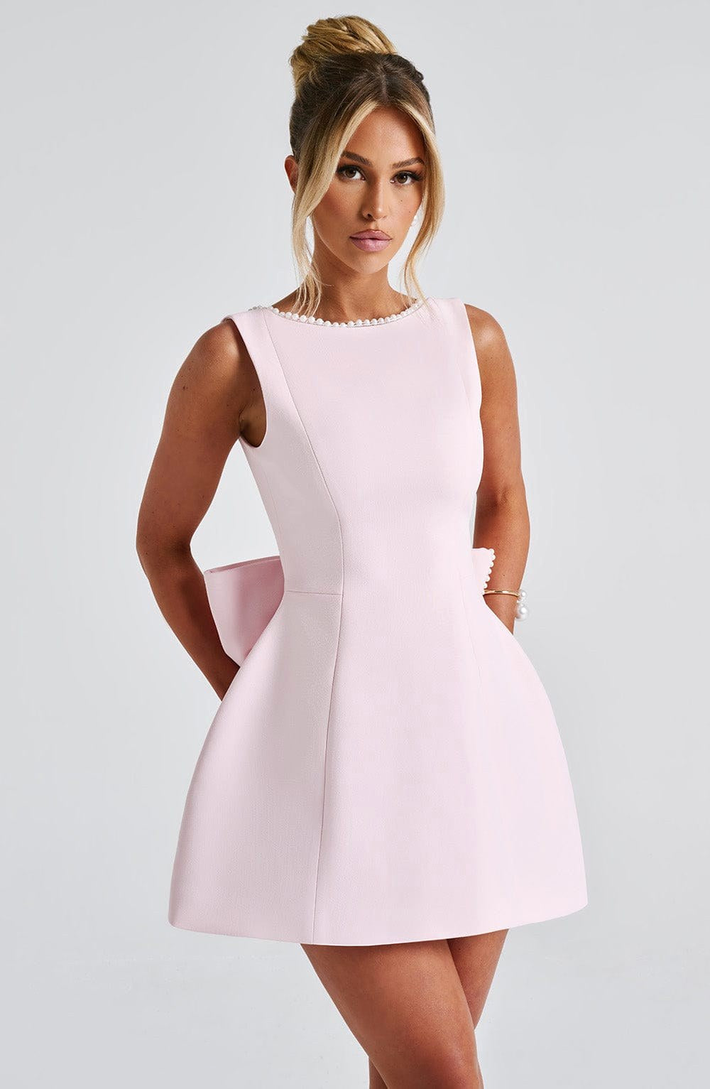Noemie | Damen A-Linien-Minikleid mit Perlenbesatz, Kleid für Hochzeitsgäste | Nomadnts | Black