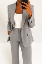 Vivienne | Damen tailliert geschnittenes Blazer- und Hosen-Set | Nomadnts | Nomadnts