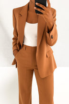 Vivienne | Damen tailliert geschnittenes Blazer- und Hosen-Set | Nomadnts | Nomadnts