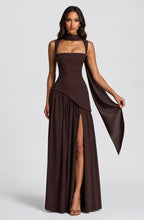 Willow | Damen geformtes Maxikleid mit Satin-Gefühl, drapiertes Abendkleid | Nomadnts | Burgundy