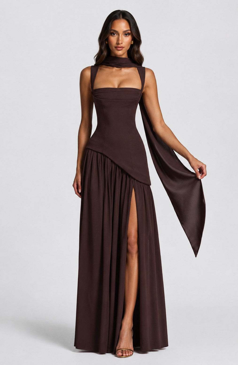 Willow | Damen geformtes Maxikleid mit Satin-Gefühl, drapiertes Abendkleid | Nomadnts | Burgundy