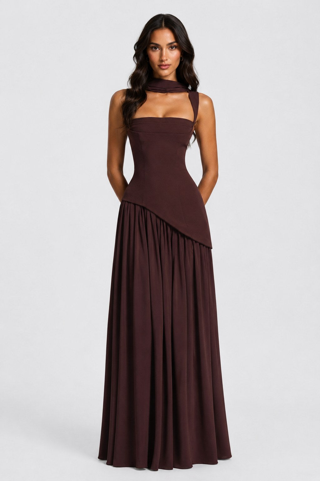 Willow | Damen geformtes Maxikleid mit Satin-Gefühl, drapiertes Abendkleid | Nomadnts | Black